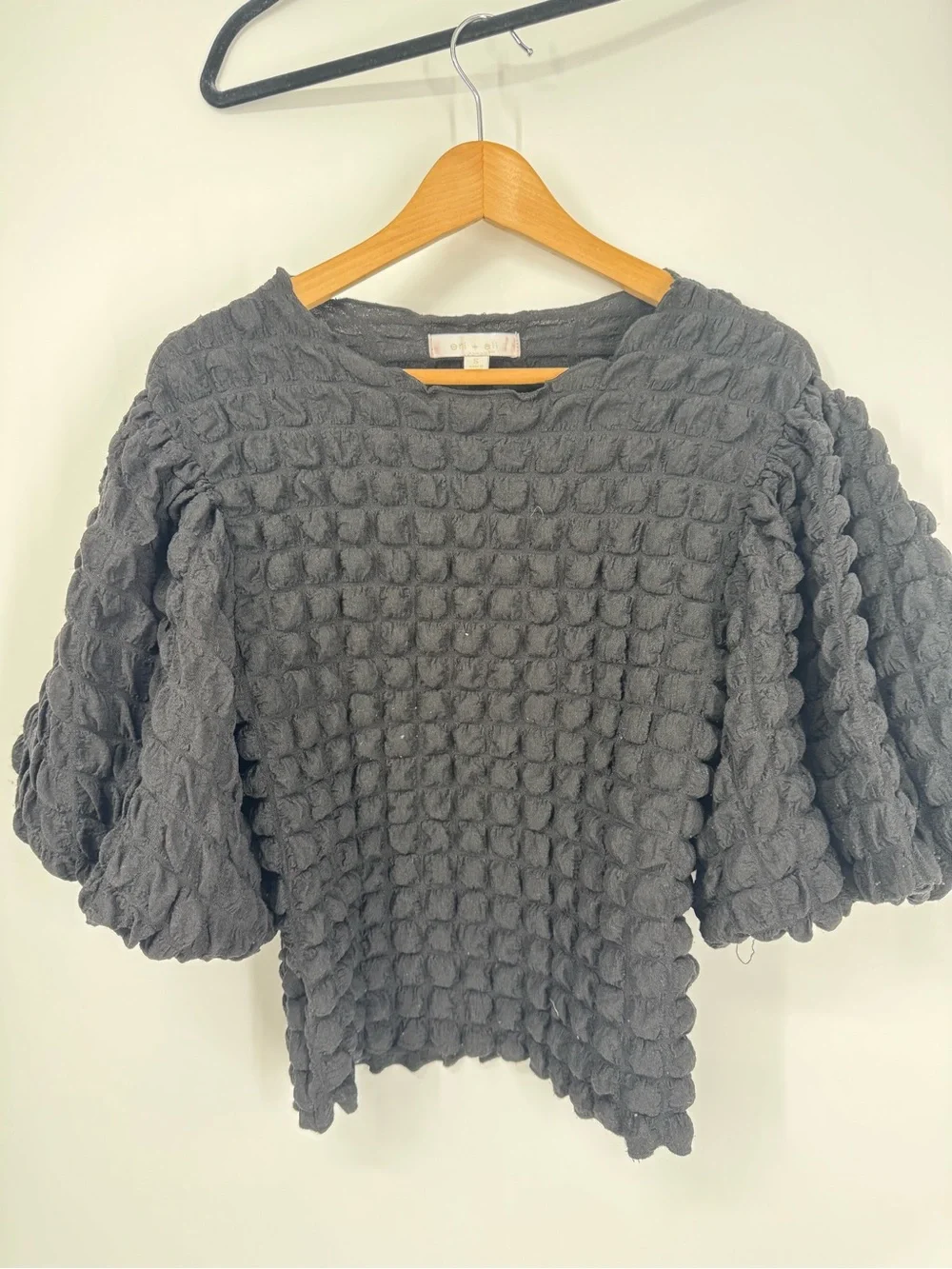 Eri + Ali Textured Puff-Sleeve Top Black Textured Bubble Smocked Fitted Size S